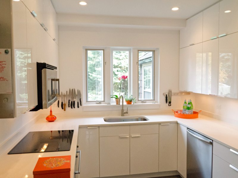 Kitchen design of figurative with the window