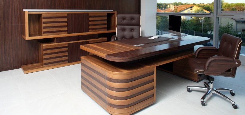 Office furniture for the leader