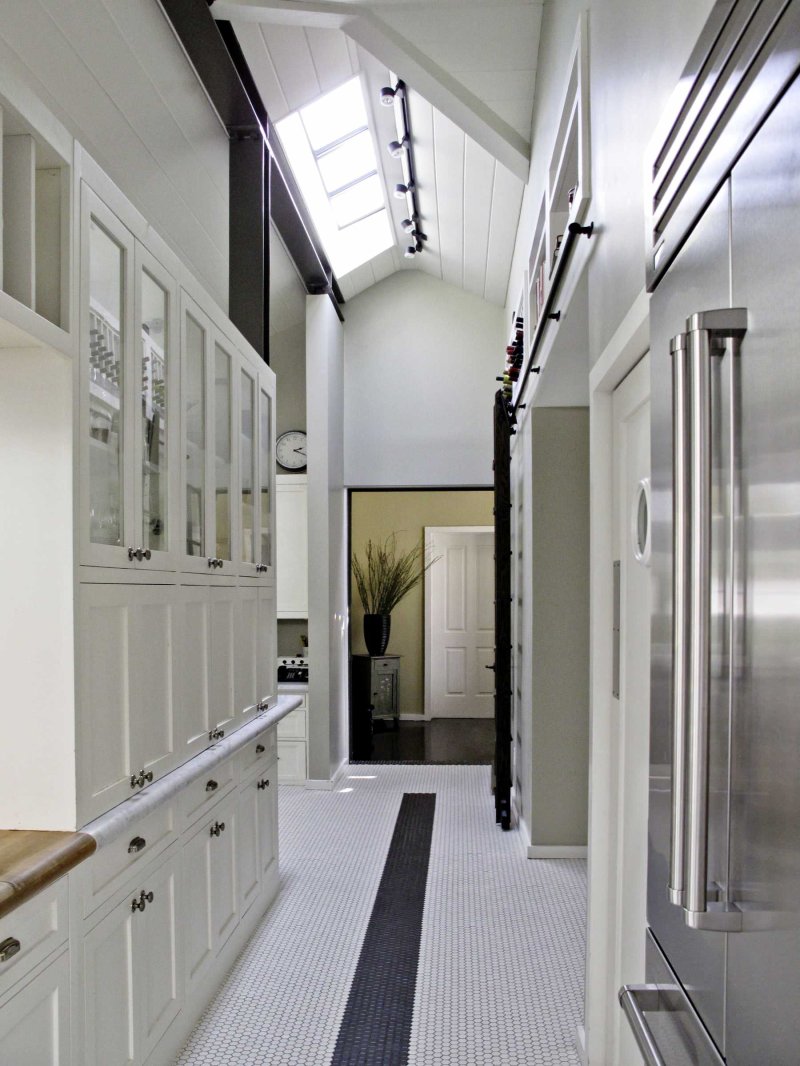 Narrow kitchen design interior