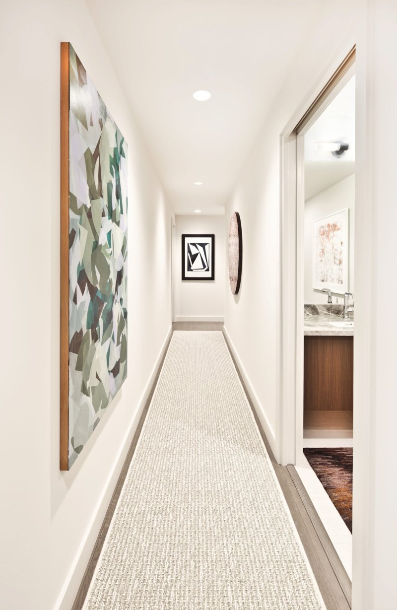 Long corridor design in the apartment