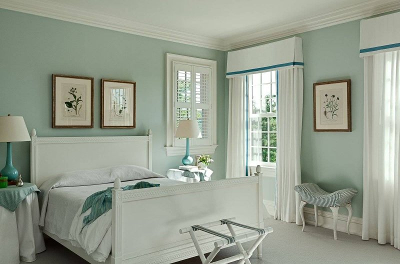 Mint color in the interior of the bedroom