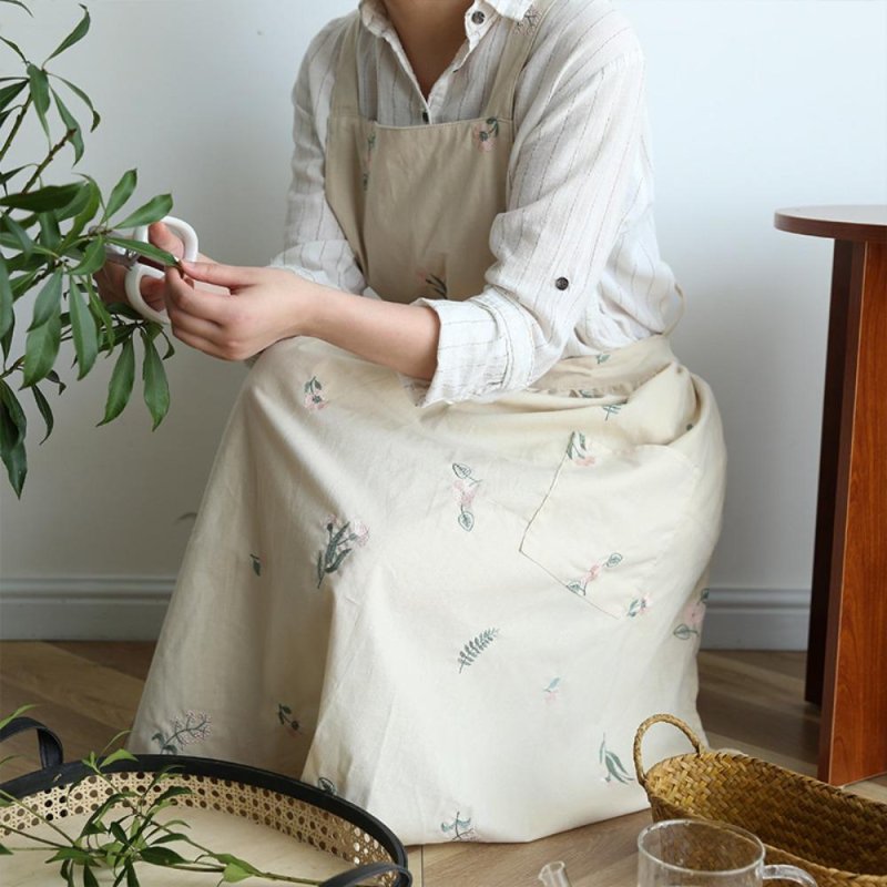 Apron of a female kitchen of cotton