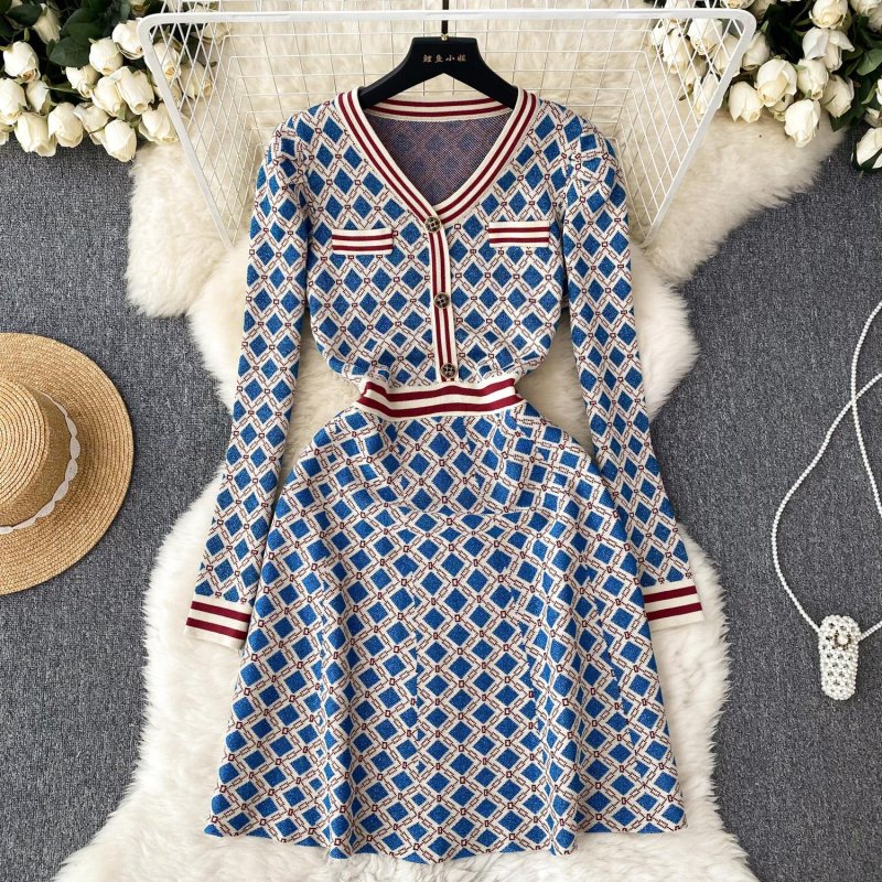 Women s knitwear dress with long sleeves