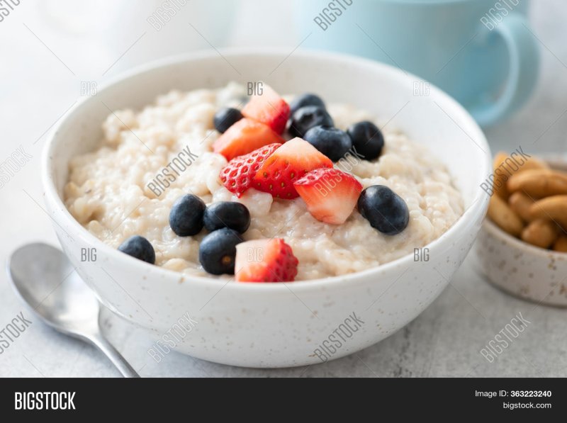 Oatmeal with berries