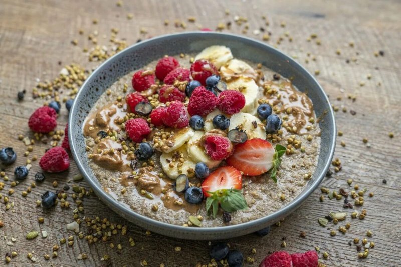 Oatmeal with berries