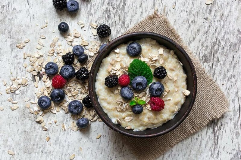 Oatmeal with berries