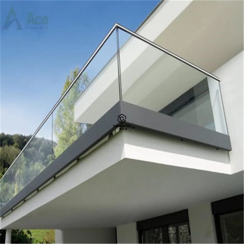 Glass fences for a balcony