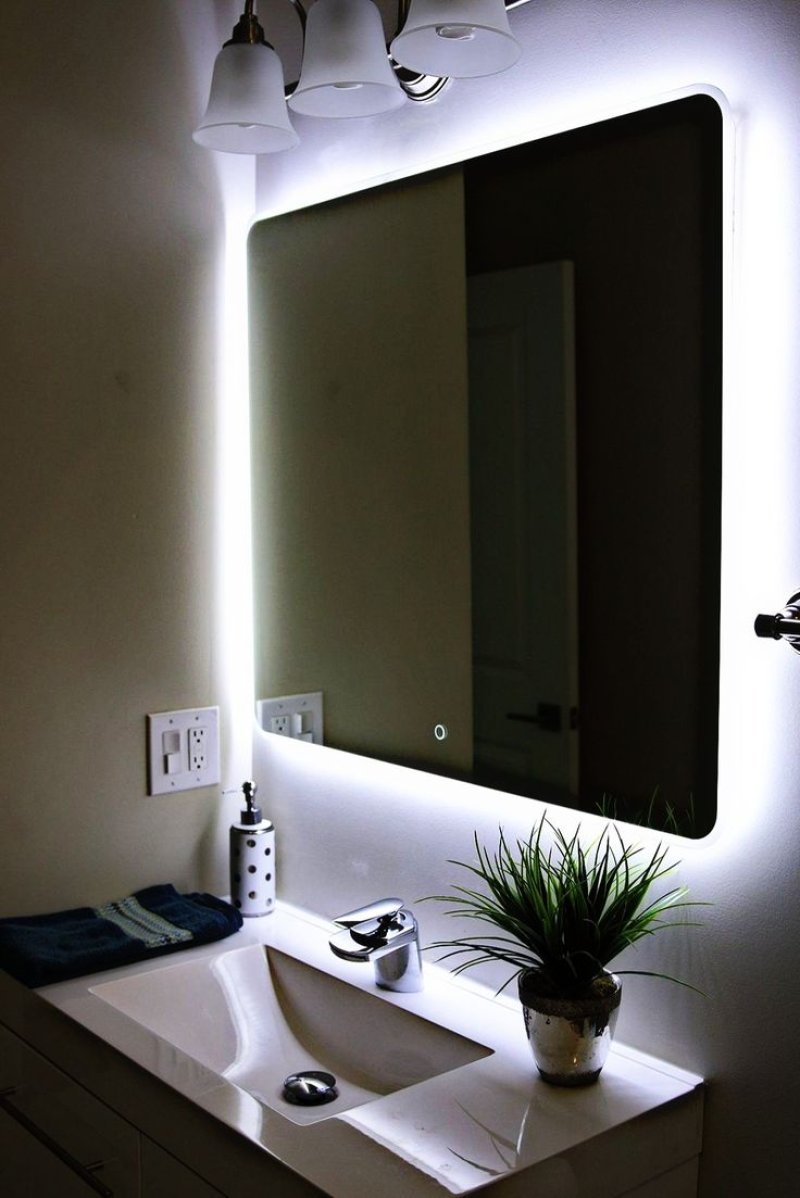 Mirrors in the bathroom with backlight