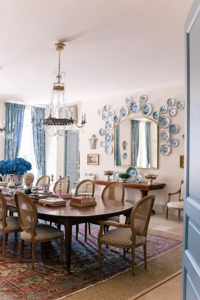 Dining room in the style of Provence