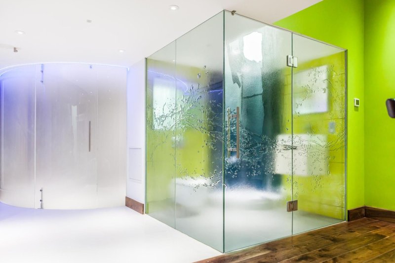 Glass partition