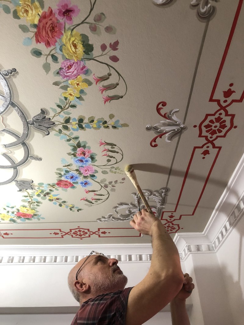 Artistic painting of ceilings