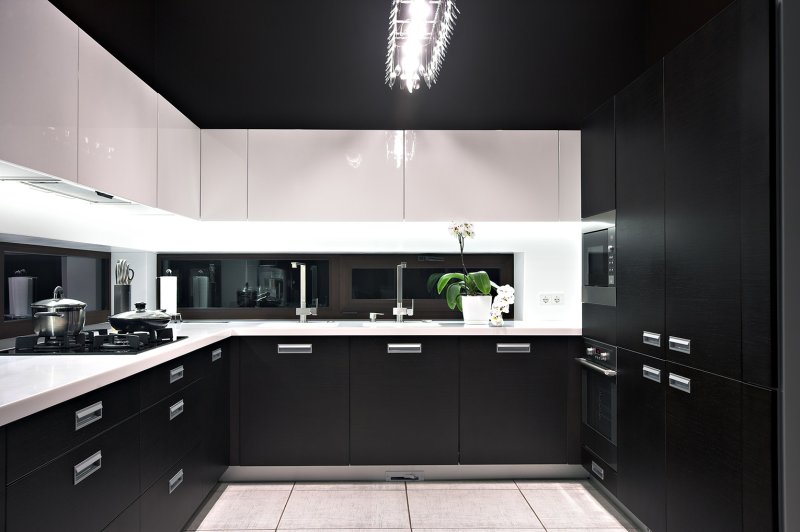 Black white kitchen