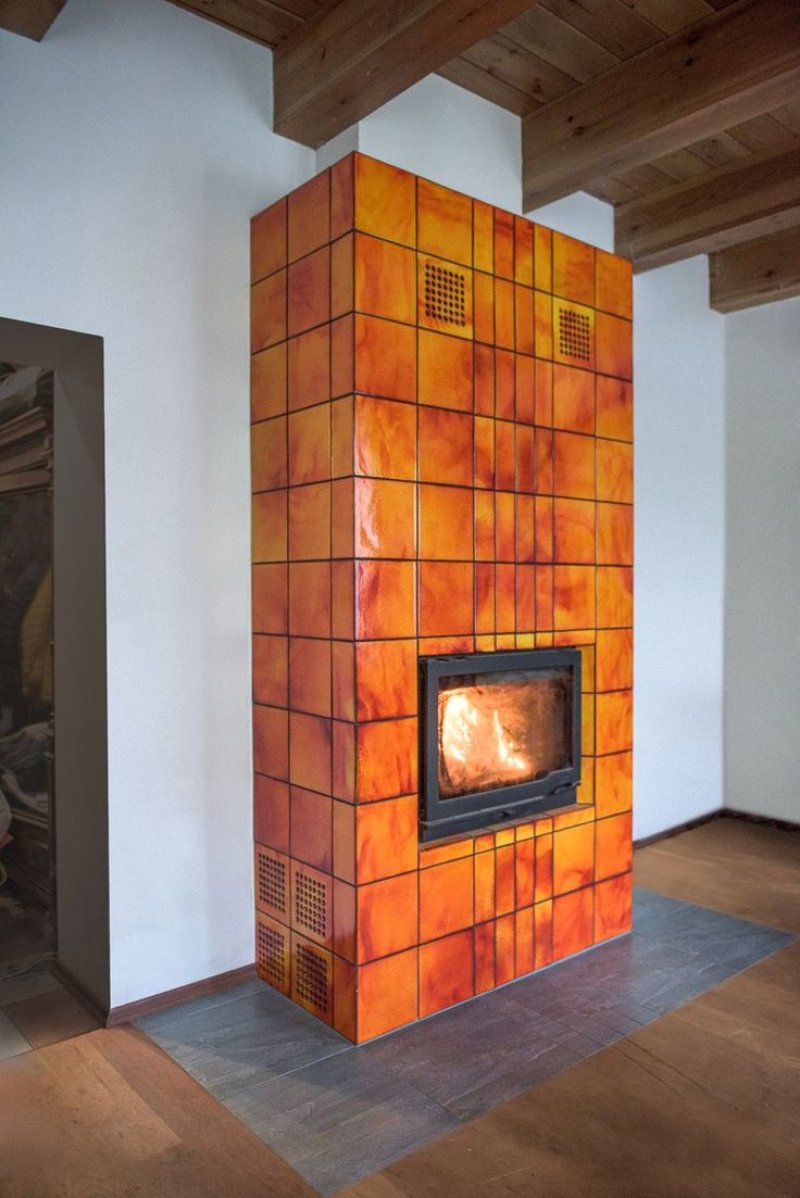 Stove with tiles in the interior