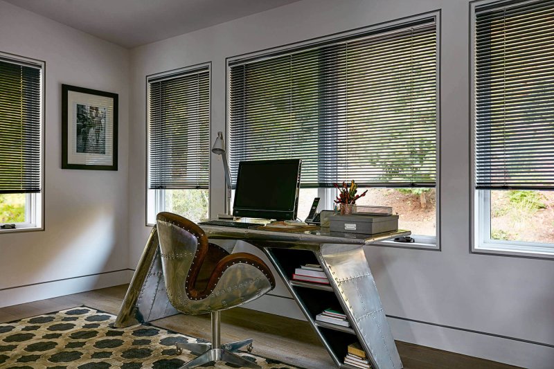 Horizontal blinds in the interior