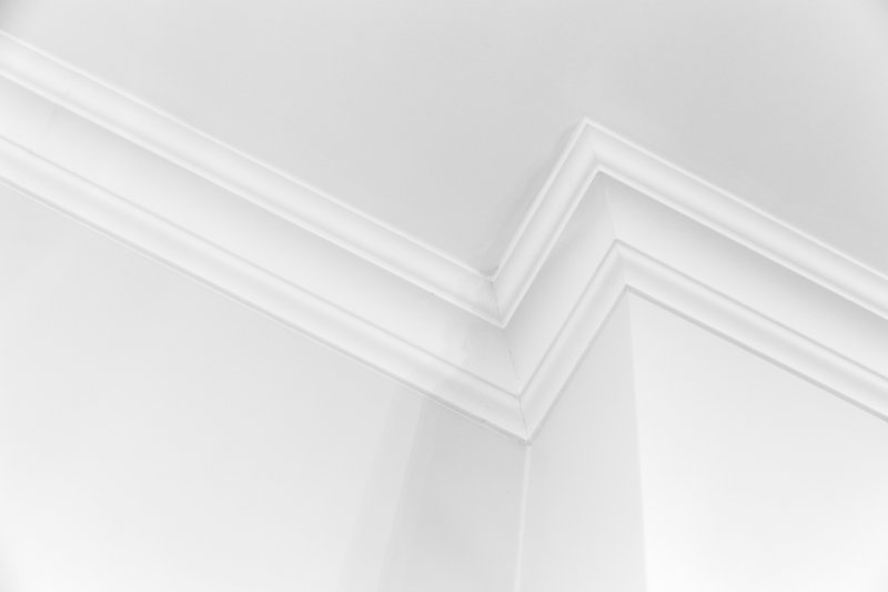 Ceiling skirting boards