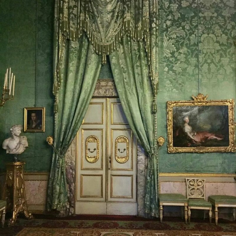 Rococo style interior