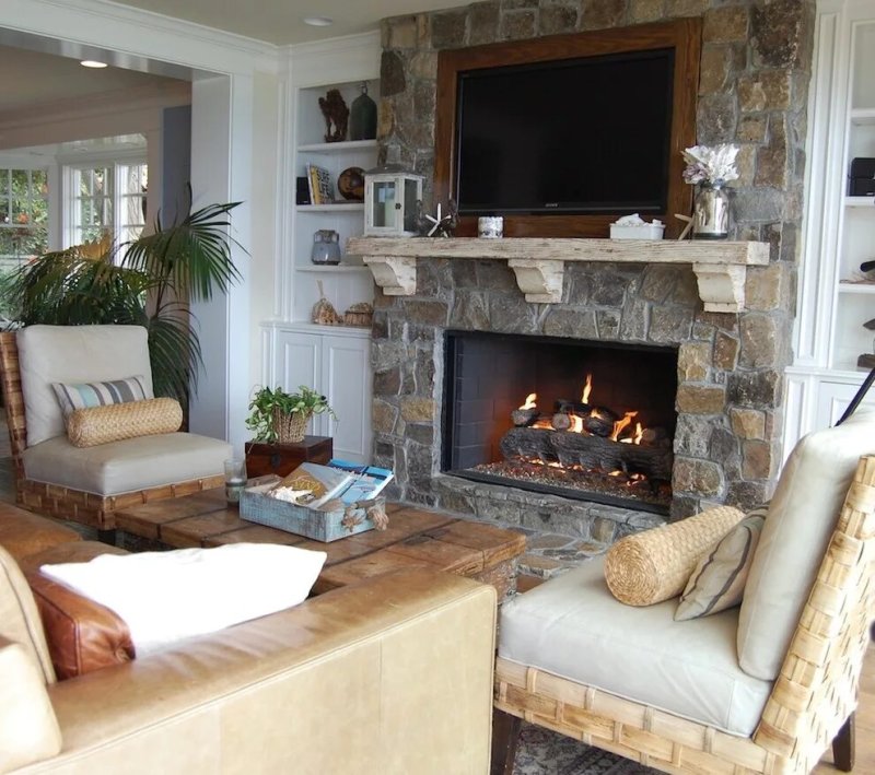 Beautiful living room with fireplace