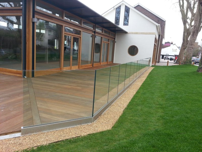 Glass fences for terrace