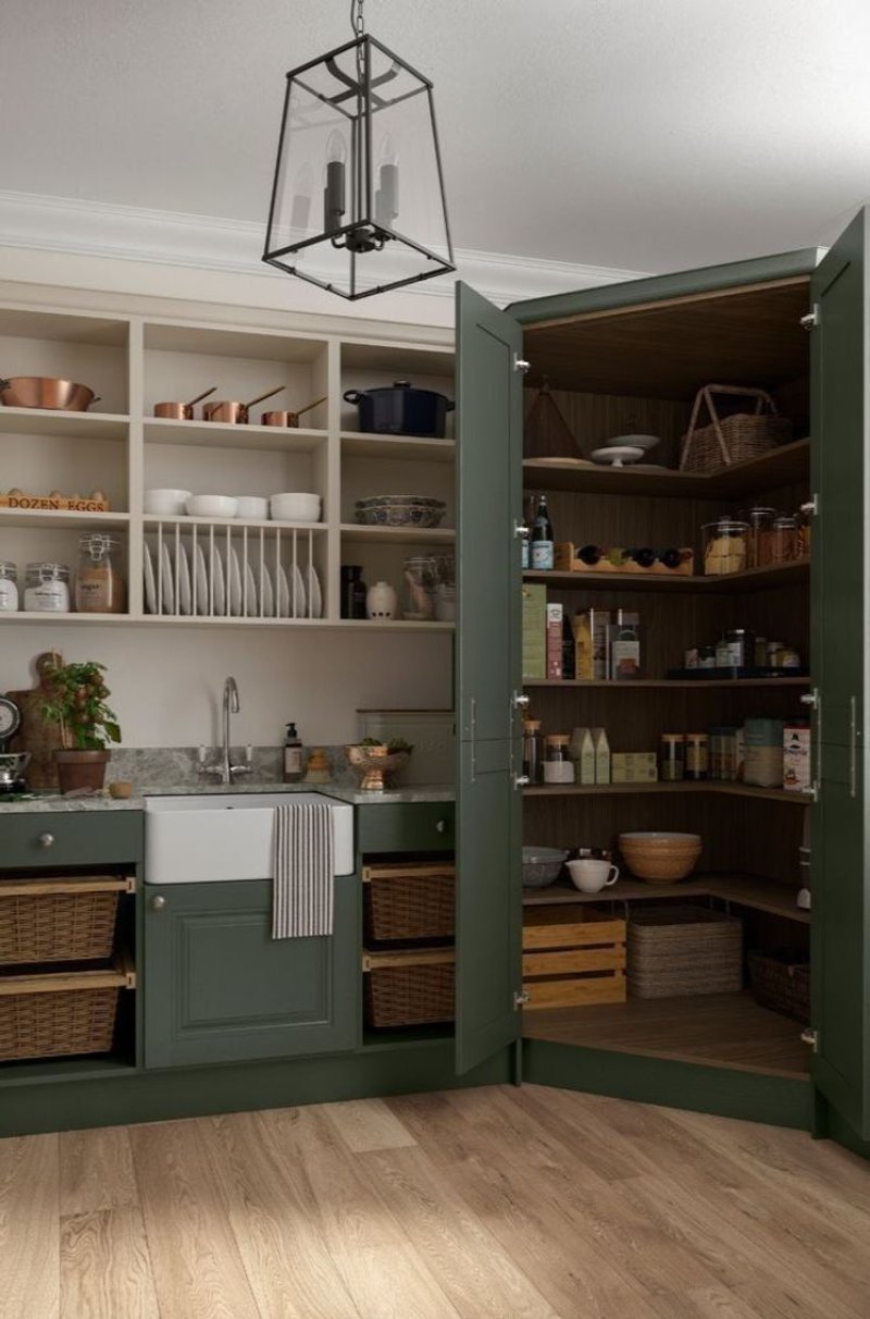 Kitchen pantry