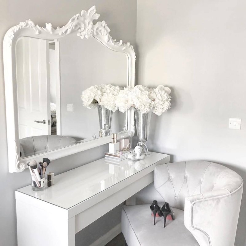 Console, toilet table Vanity Table