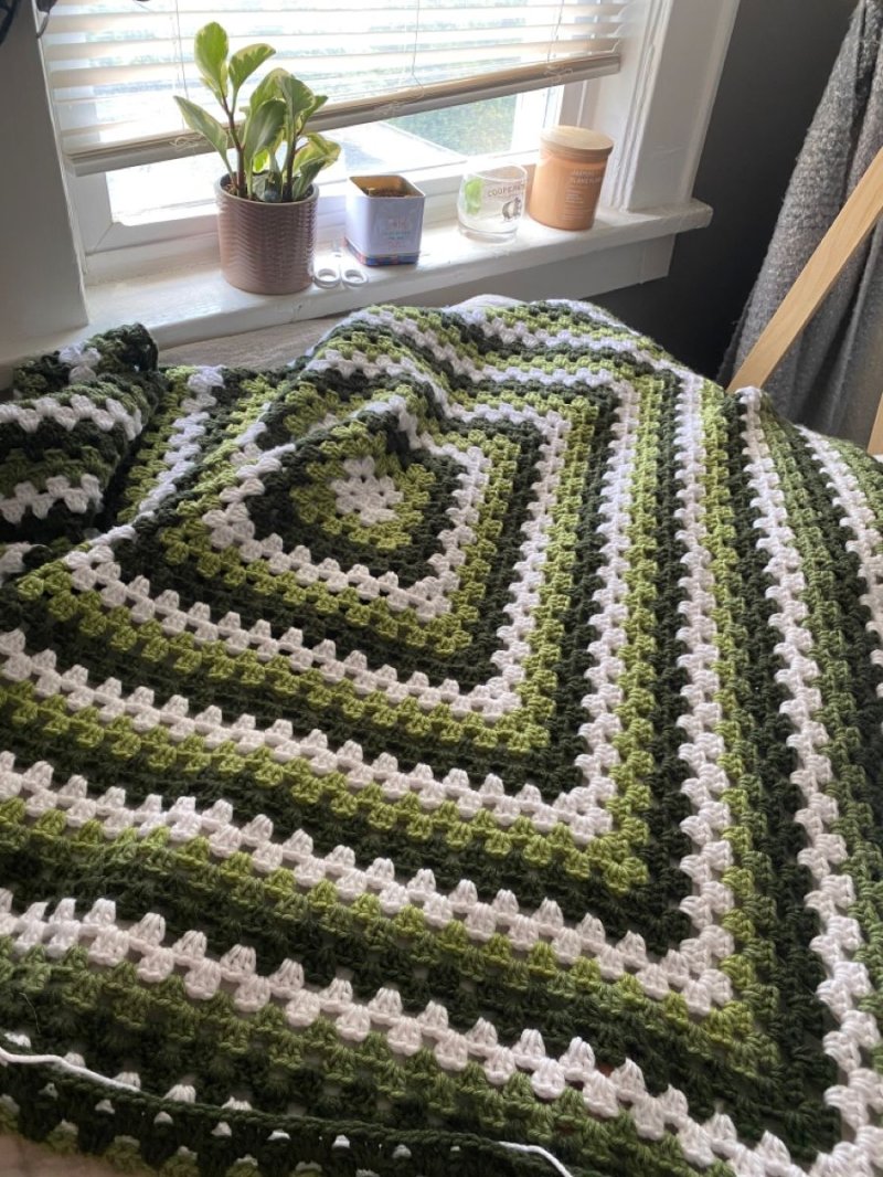 Crochet blanket grandmother s square