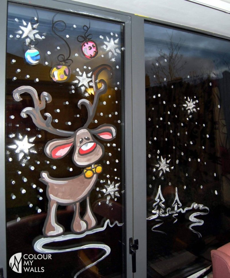 New Year s drawings on windows