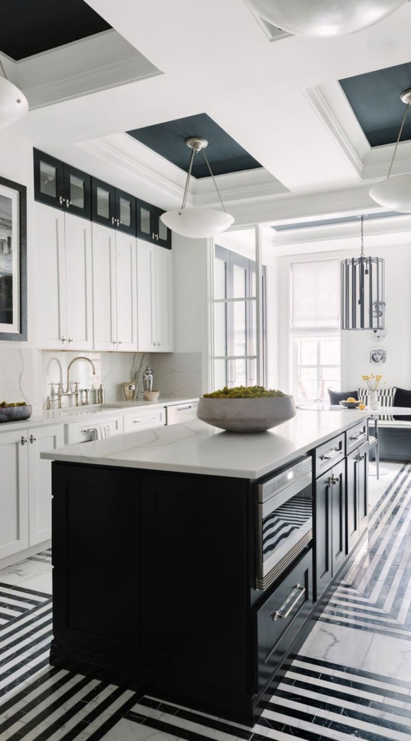 Black -style kitchen