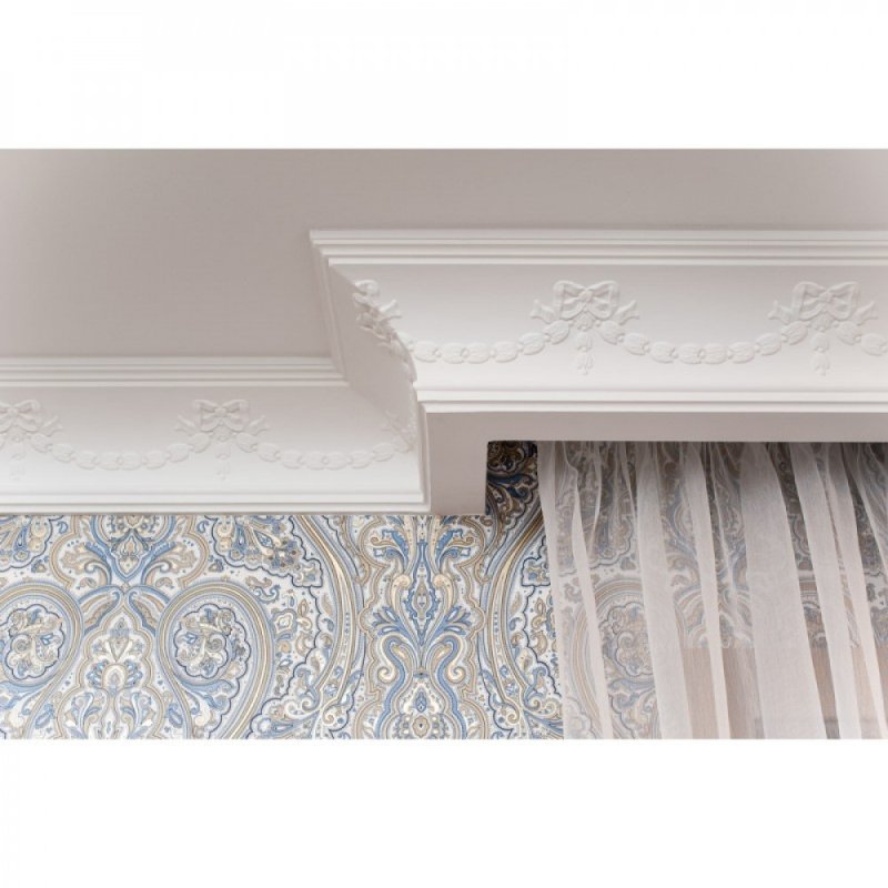 Ceiling skirting boards