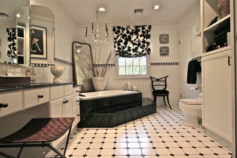 Black white bathroom