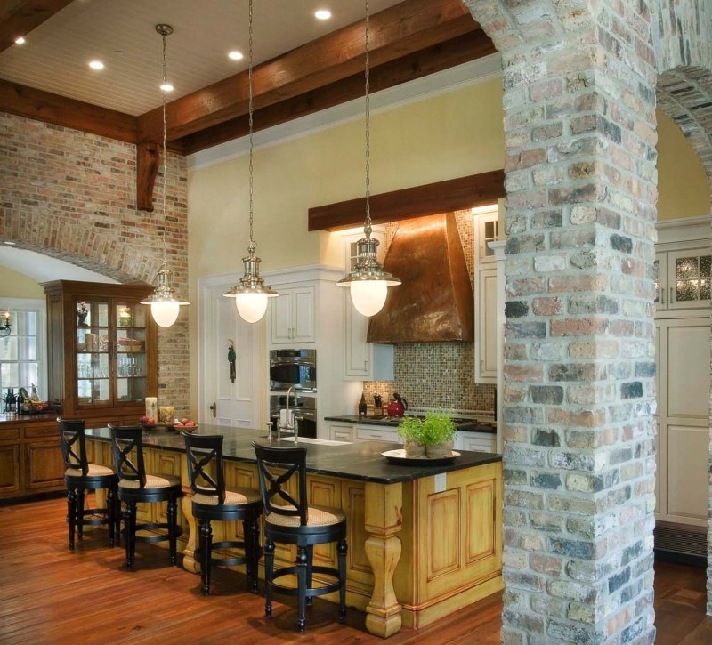 Columns in the interior of the kitchen