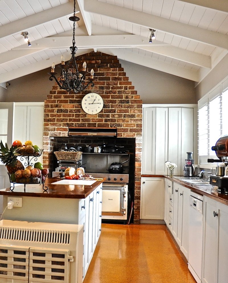 Kitchen finish in a private house