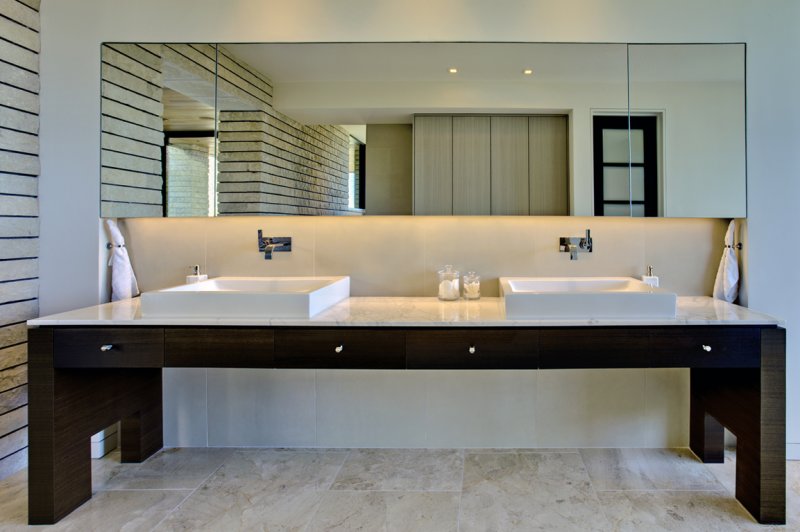 Bathroom with two shells