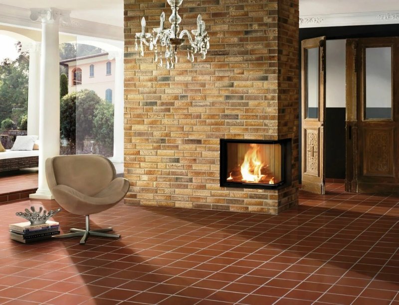 Fireplace lined with clinker tiles