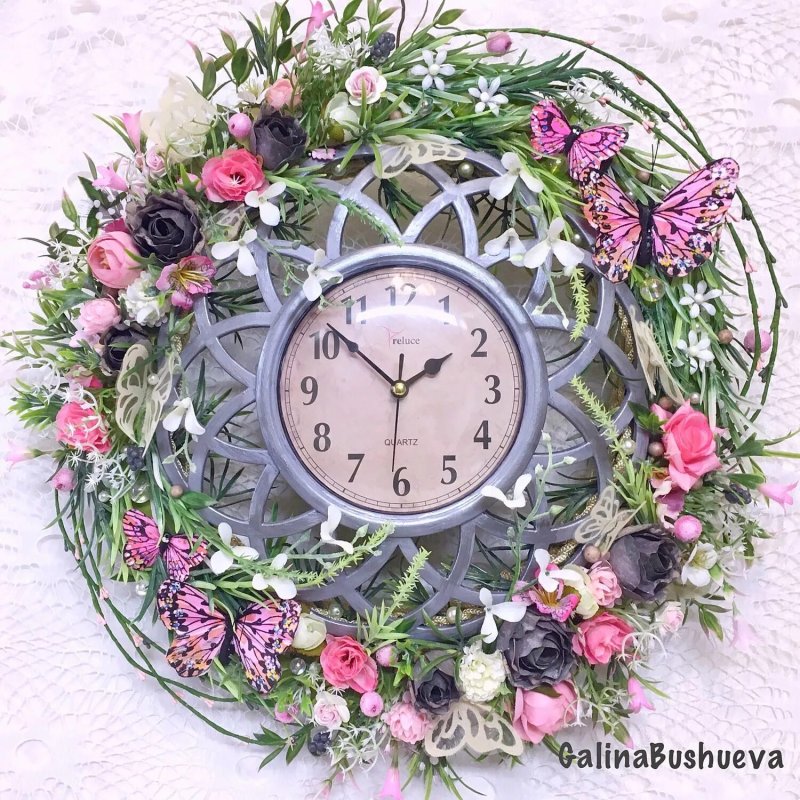 Clock of artificial flowers