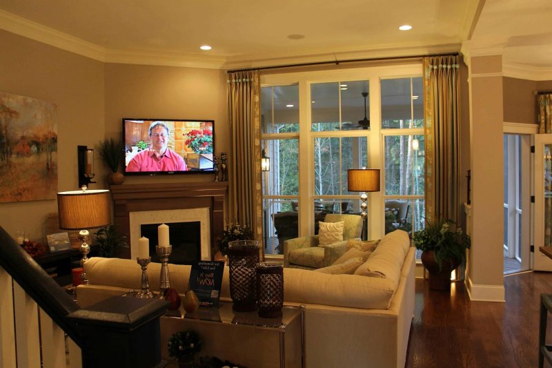 Living room with arched windows