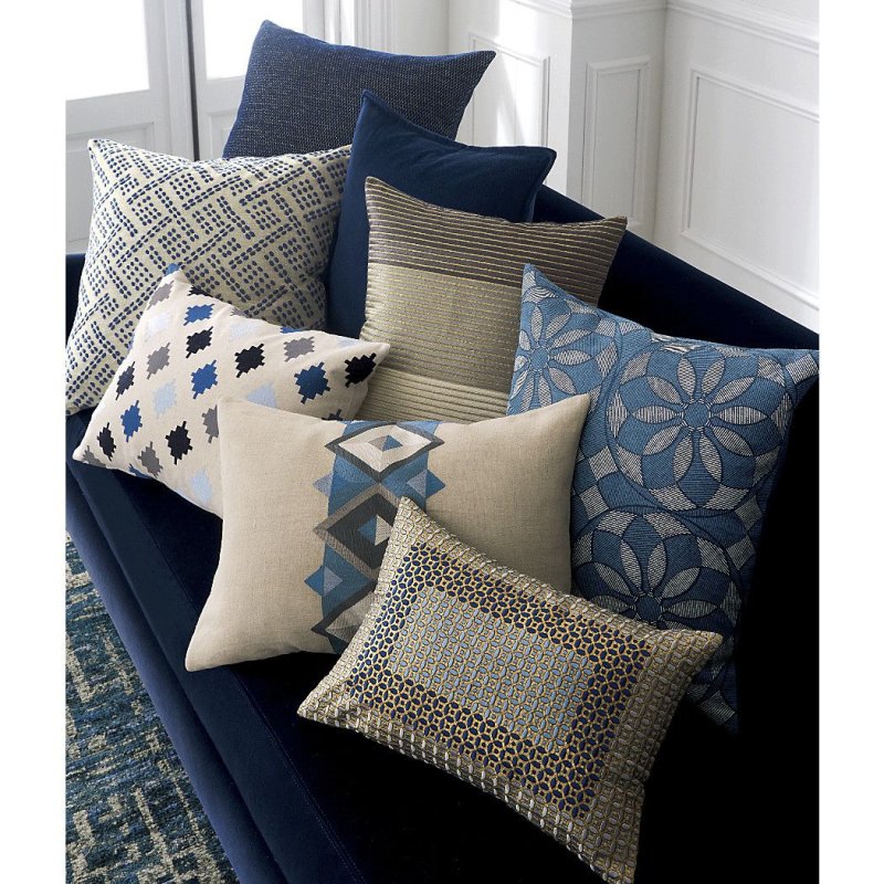 Decorative pillows in the interior