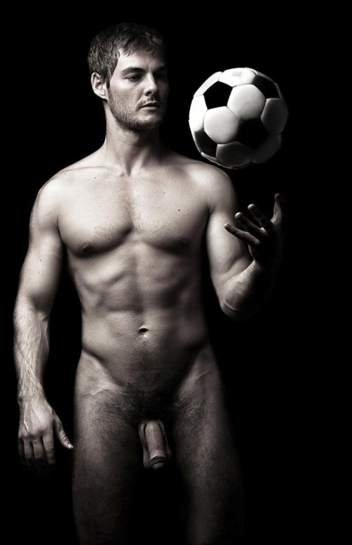 Naked famous football players