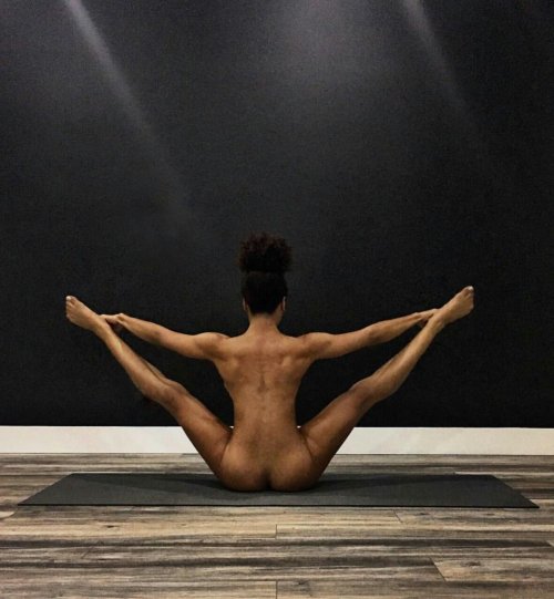 Jamie Marie Naked Yoga