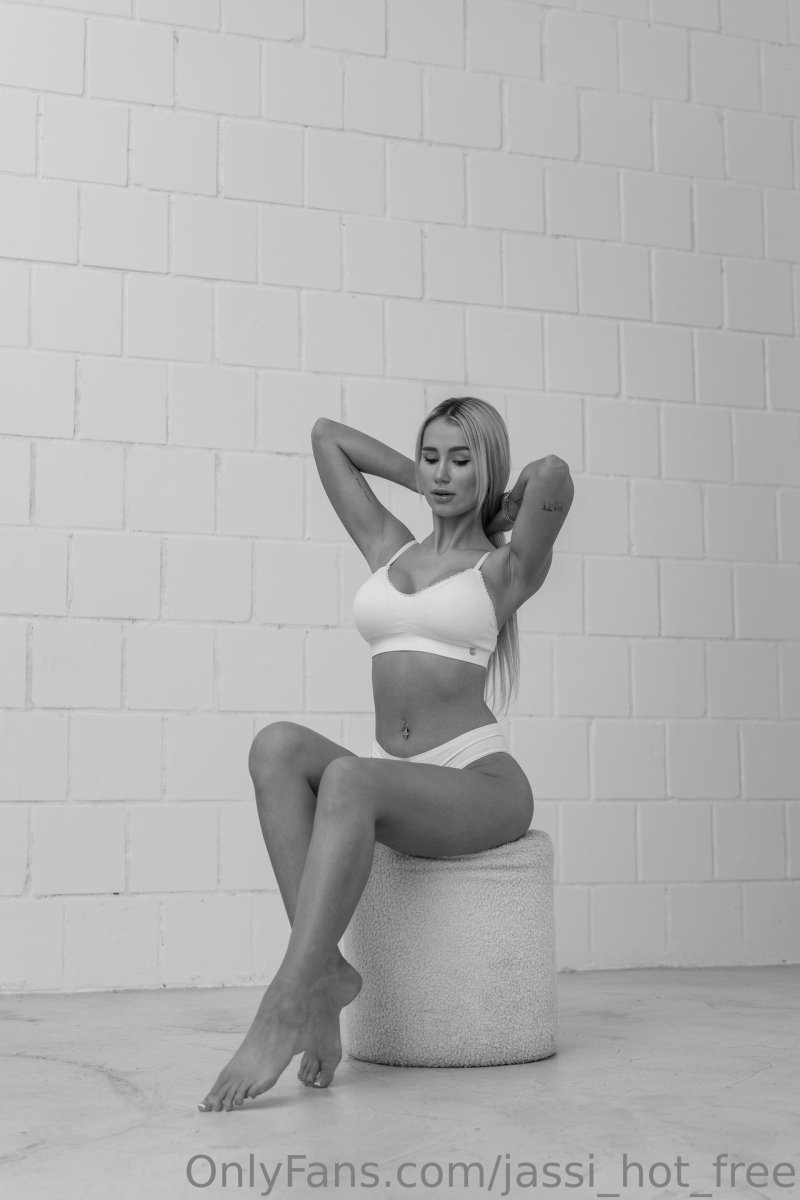 Pose photo shoot