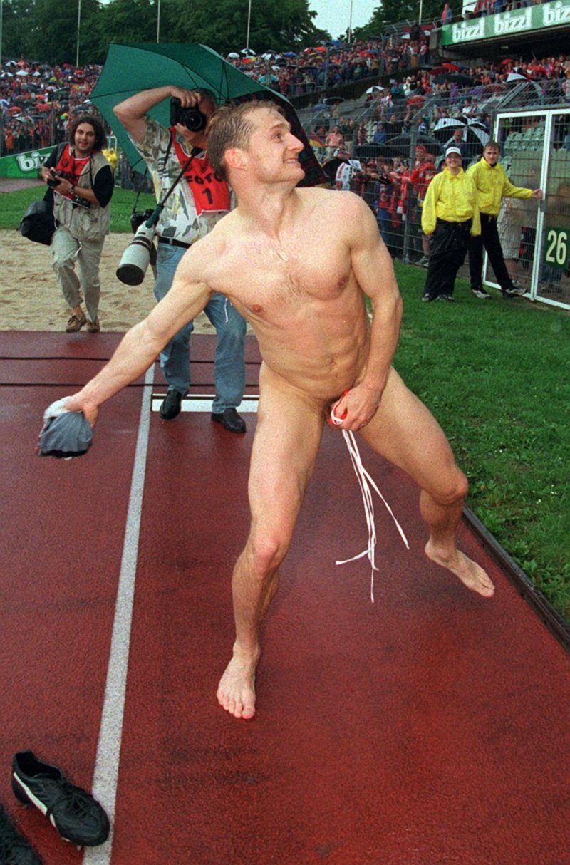 Fully naked football players