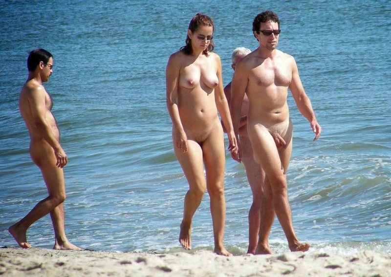 On the beach of nudists