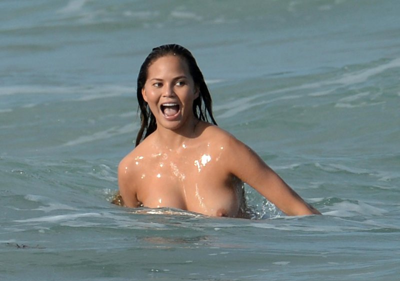 Chrissy Teygen Erotic