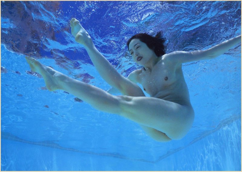 Girls under water naked