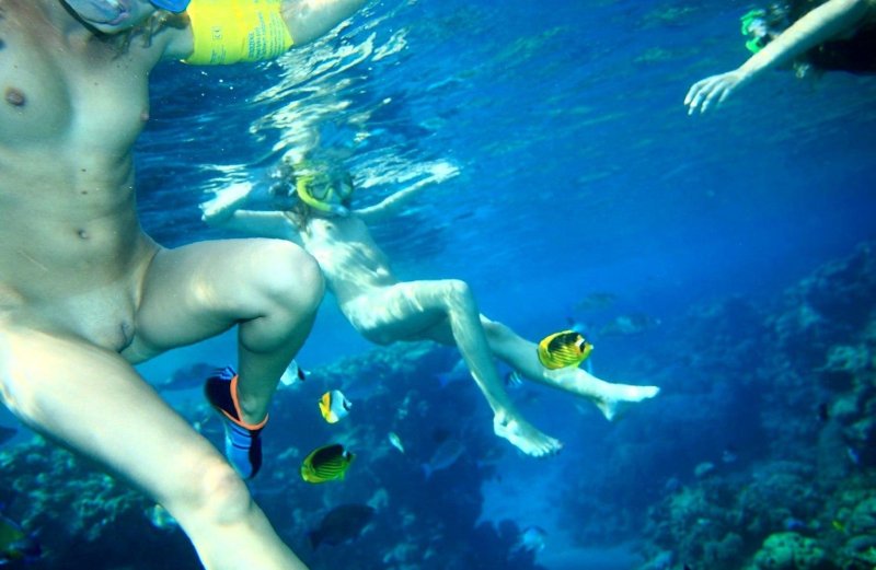 Submarine swimming porn
