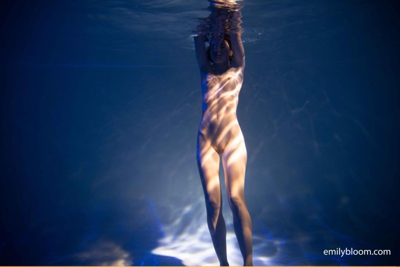 Nude under water