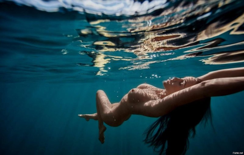 Girls Tops underwater