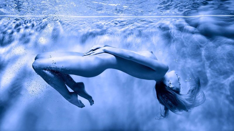 Girls under water