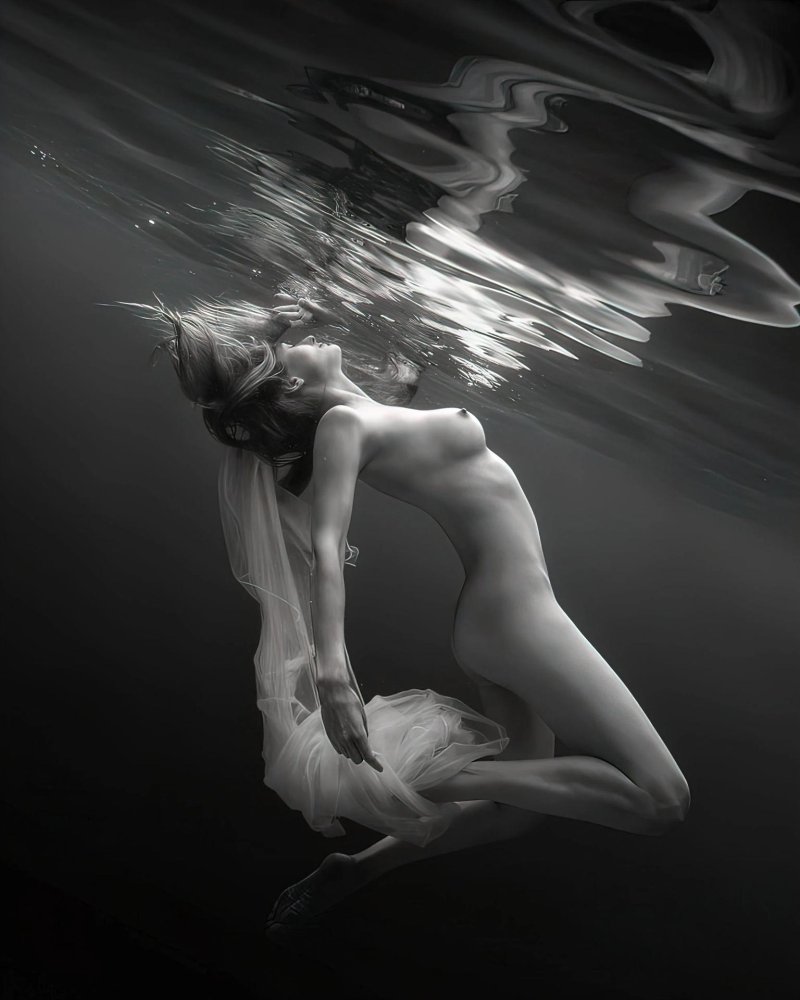 Naked girls under water