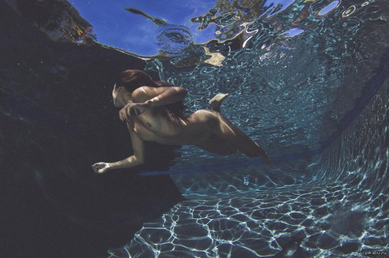 Erotic photo shoot in water