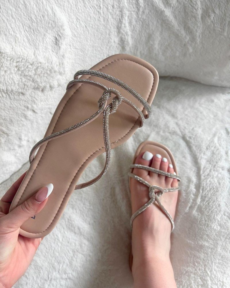 Fashionable slippers